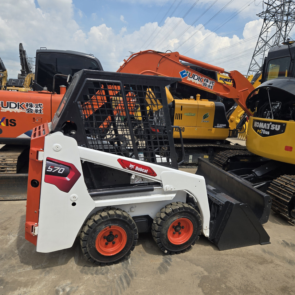 BOBCAT S70 - Mini chargeuse: photos 2 BOBCAT S70 - Mini chargeuse: photos 2