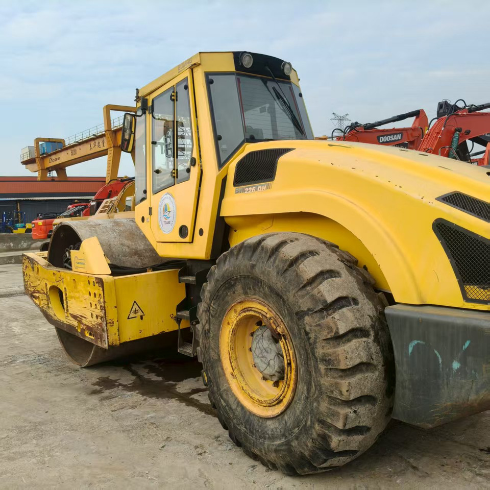 BOMAG BW226DH - Rouleau compresseur: photos 2 BOMAG BW226DH - Rouleau compresseur: photos 2