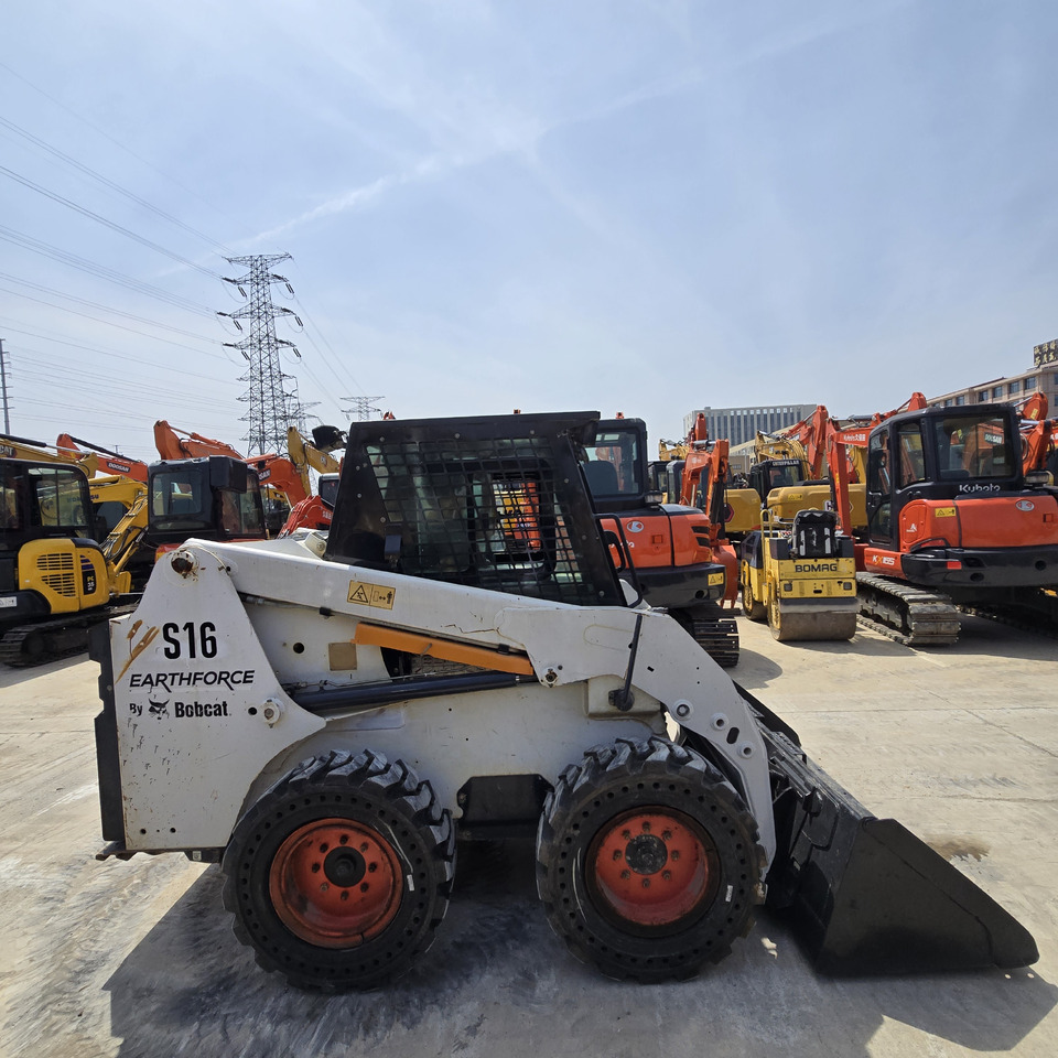 Bobcat S16 - Mini chargeuse: photos 5 Bobcat S16 - Mini chargeuse: photos 5