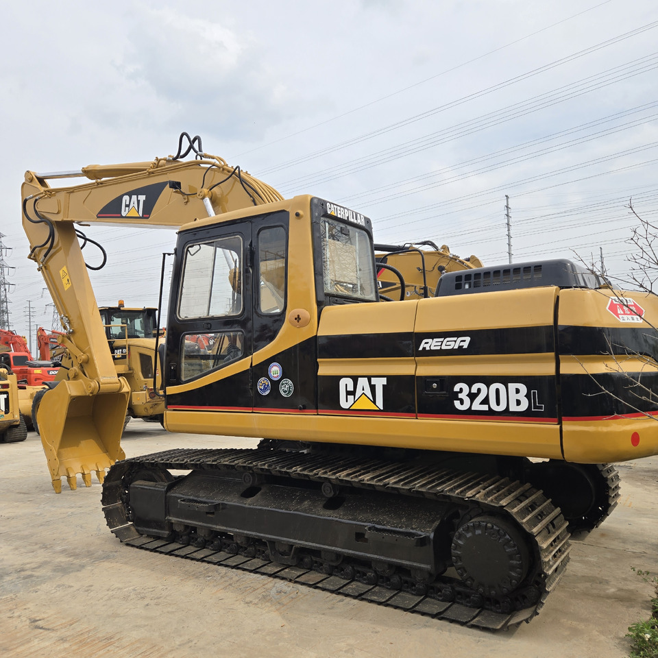 CATERPILLAR 320BL - Pelle sur chenille: photos 5 CATERPILLAR 320BL - Pelle sur chenille: photos 5