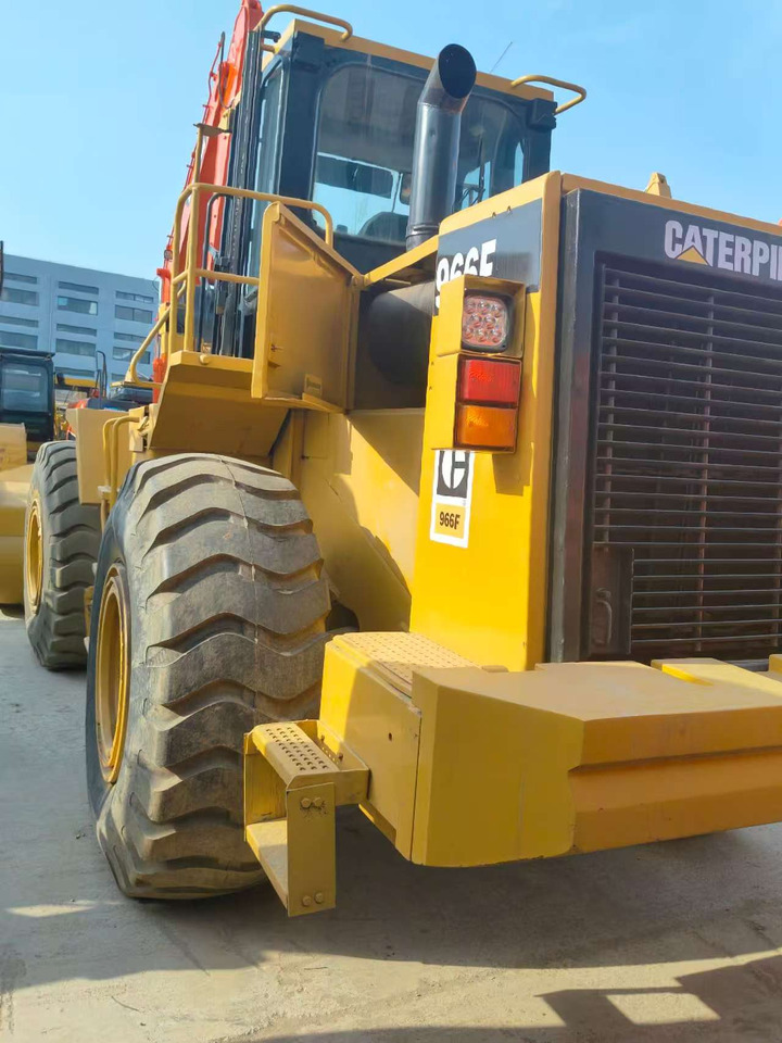 CATERPILLAR 966F - Chargeuse sur pneus: photos 1 CATERPILLAR 966F - Chargeuse sur pneus: photos 1
