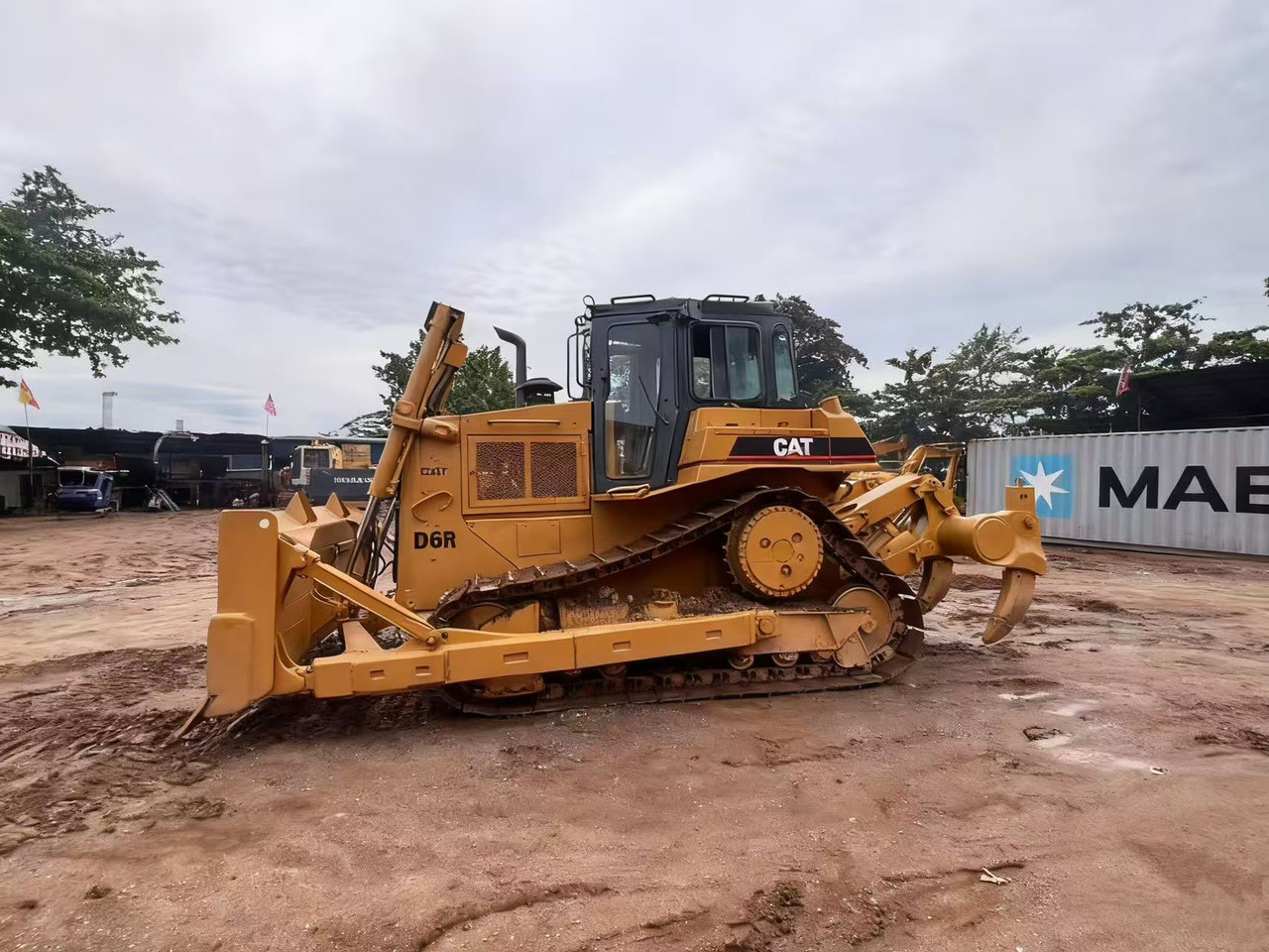 CATERPILLAR D6R - Bulldozer: photos 1 CATERPILLAR D6R - Bulldozer: photos 1