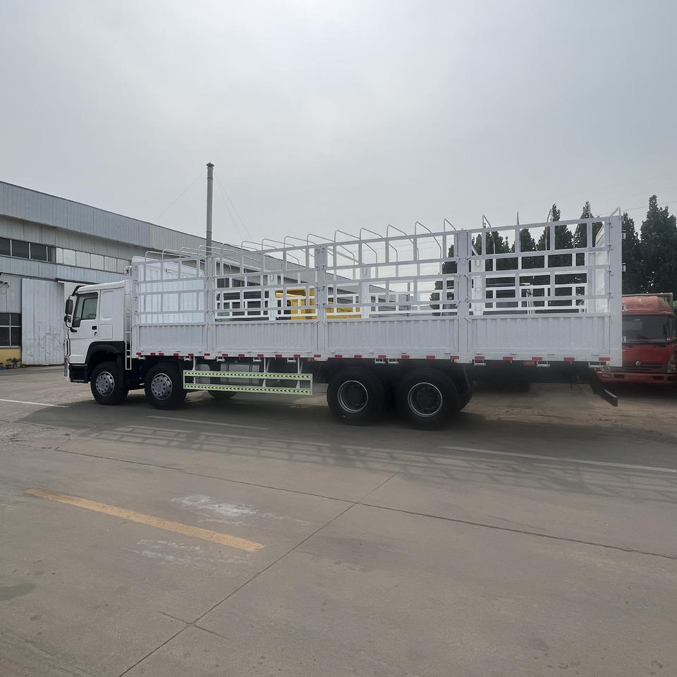 SINOTRUK HOWO 8*4 Fence Truck - Camion: photos 2 SINOTRUK HOWO 8*4 Fence Truck - Camion: photos 2