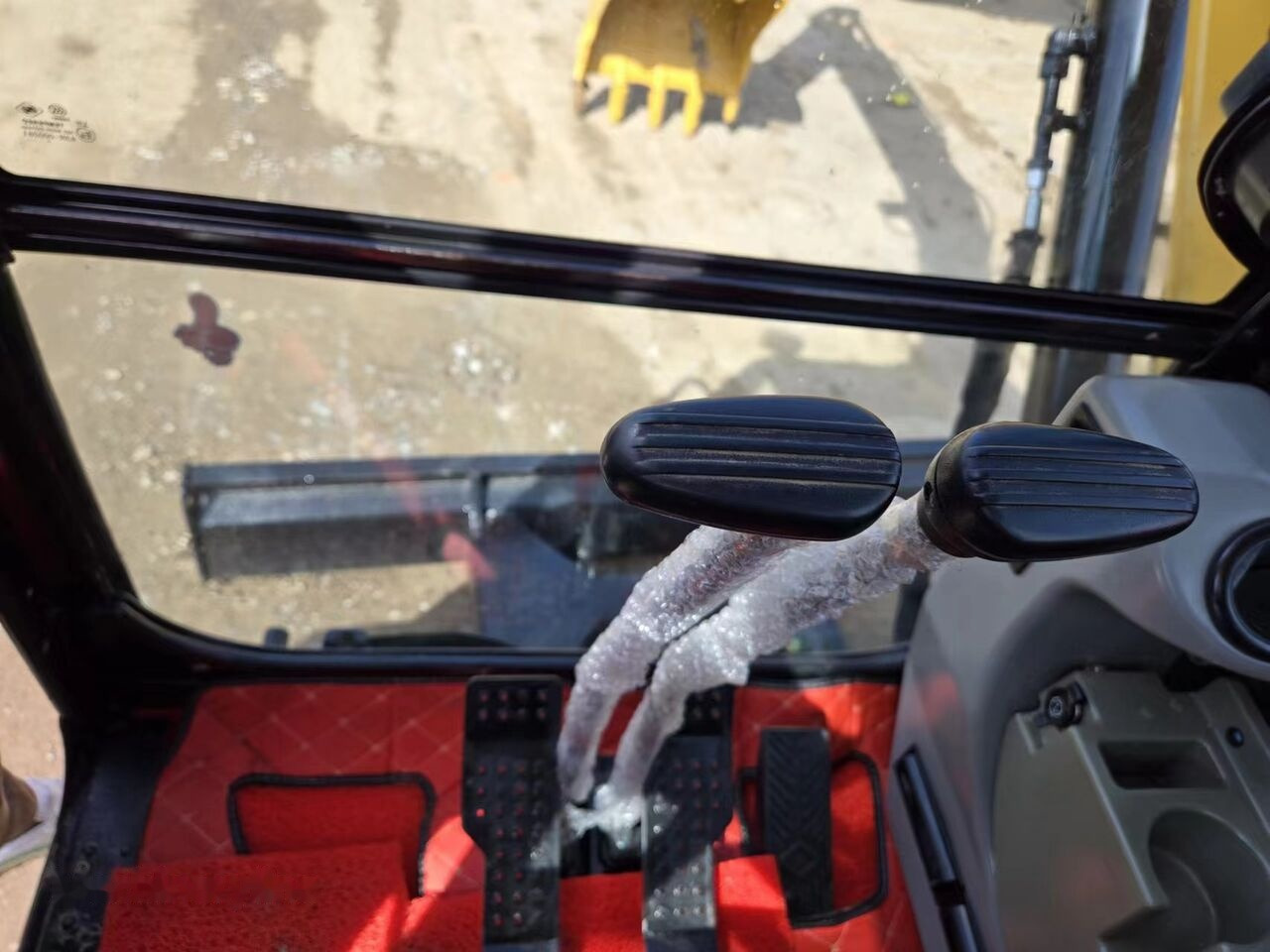 Caterpillar 305.5E - Mini pelle: photos 1 Caterpillar 305.5E - Mini pelle: photos 1