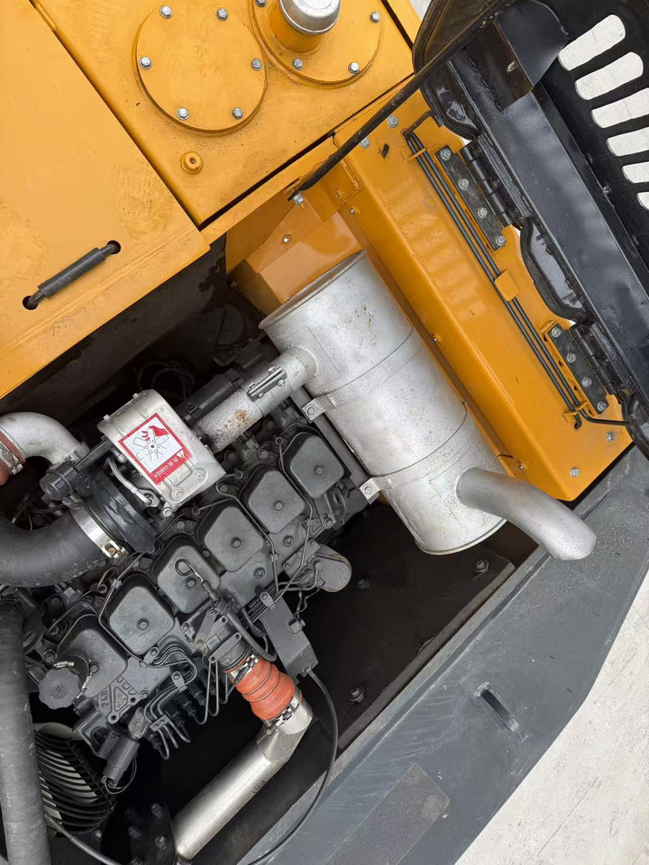 HYUNDAI R220LC-9S - Pelle sur chenille: photos 3 HYUNDAI R220LC-9S - Pelle sur chenille: photos 3