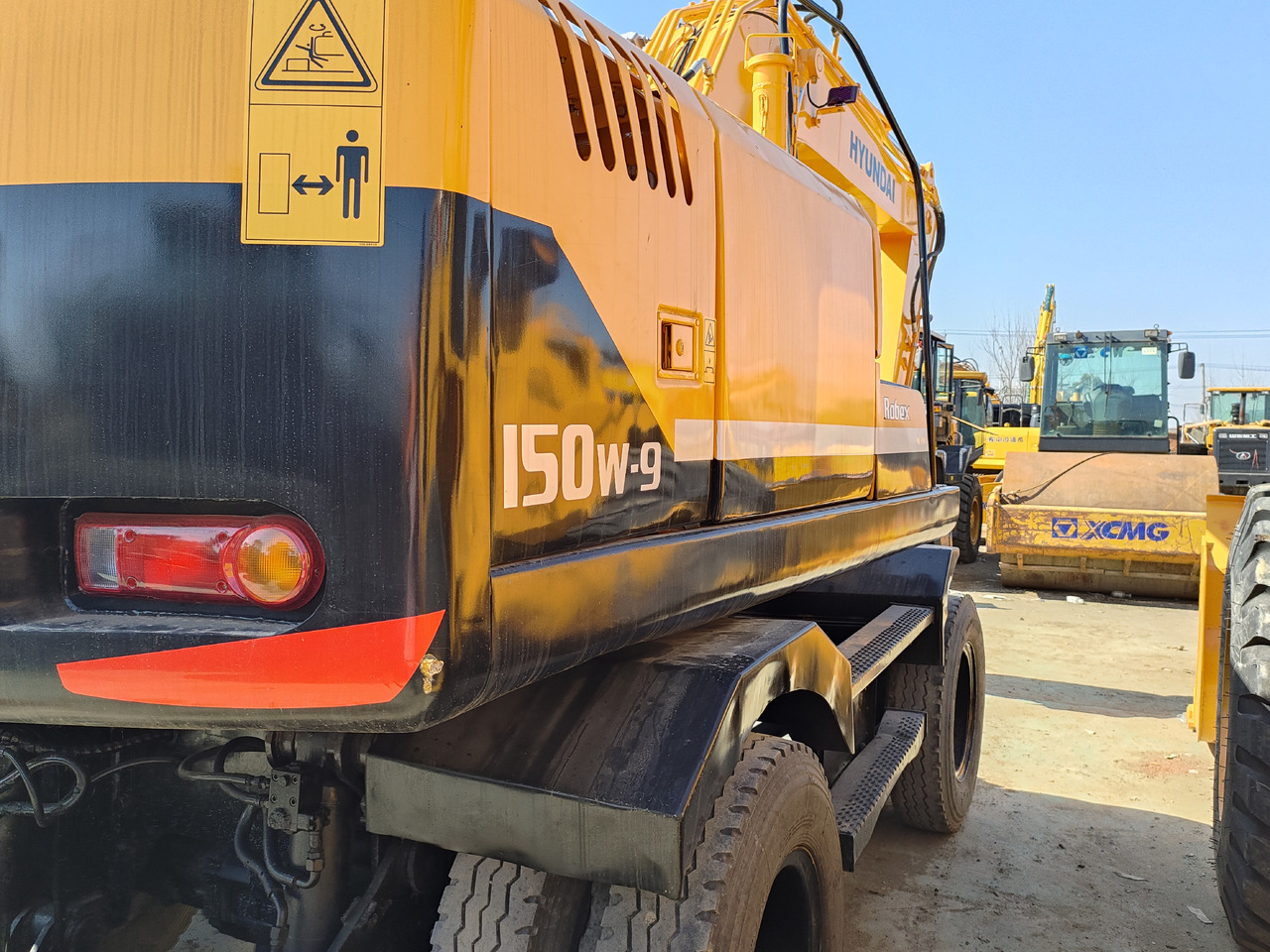 Pelle sur pneus Hyundai R150W-9: photos 8 Pelle sur pneus Hyundai R150W-9: photos 8