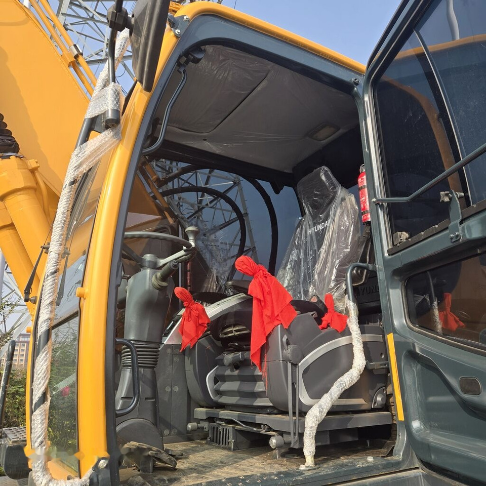 Hyundai R210W-9 - Pelle sur pneus: photos 3 Hyundai R210W-9 - Pelle sur pneus: photos 3