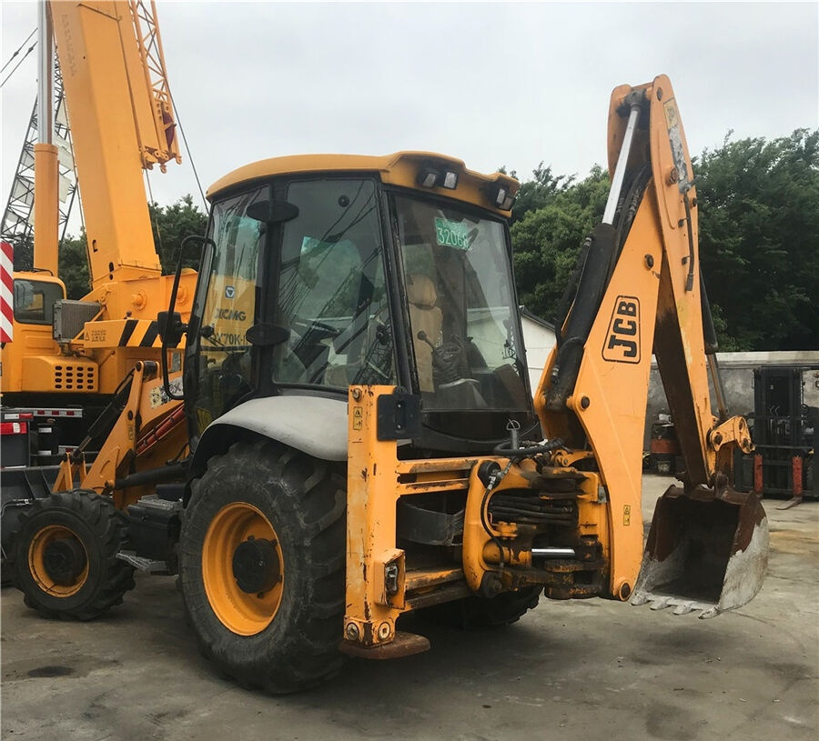 JCB 3CX-4T - Tractopelle: photos 3 JCB 3CX-4T - Tractopelle: photos 3