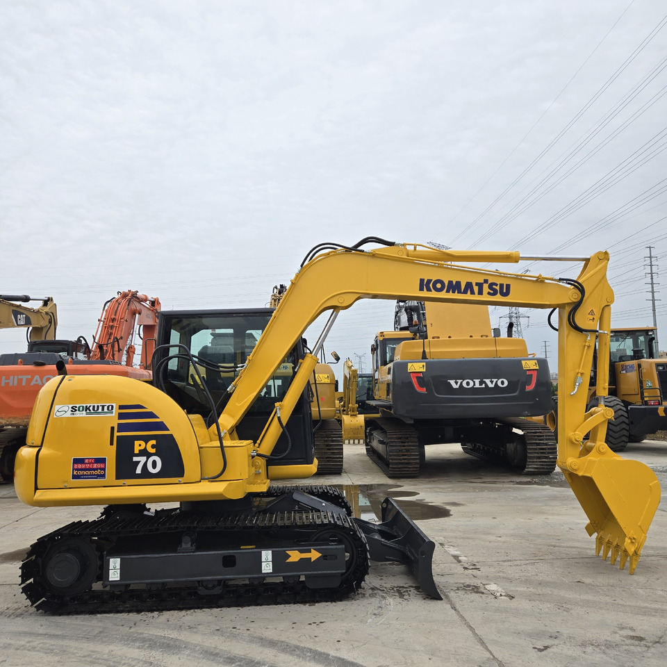 KOMATSU PC70-8 - Mini pelle: photos 2 KOMATSU PC70-8 - Mini pelle: photos 2
