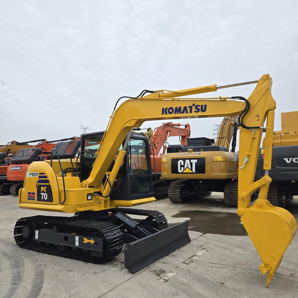 KOMATSU PC70-8 - Mini pelle: photos 3 KOMATSU PC70-8 - Mini pelle: photos 3