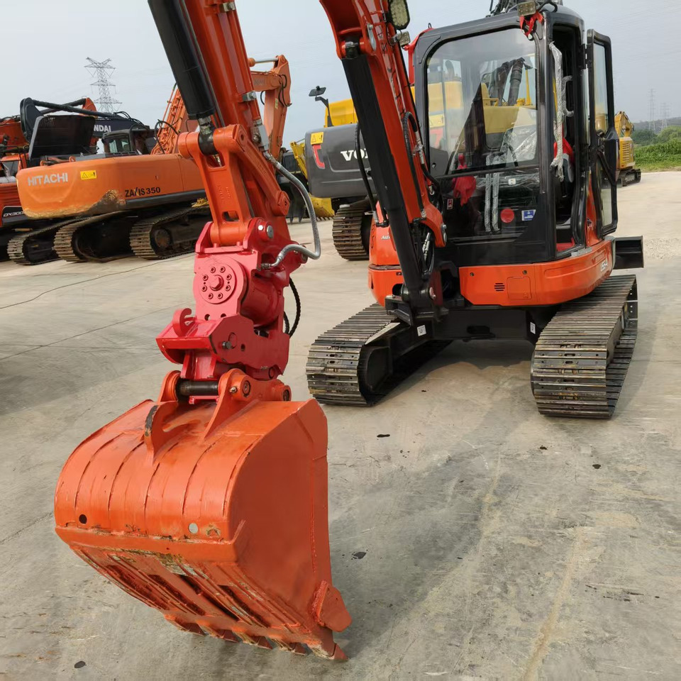 KUBOTA U55-4 - Mini pelle: photos 4 KUBOTA U55-4 - Mini pelle: photos 4