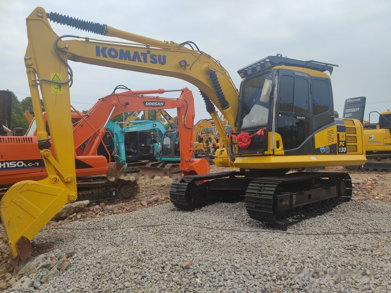 Komatsu PC130 - Pelle sur chenille: photos 3 Komatsu PC130 - Pelle sur chenille: photos 3