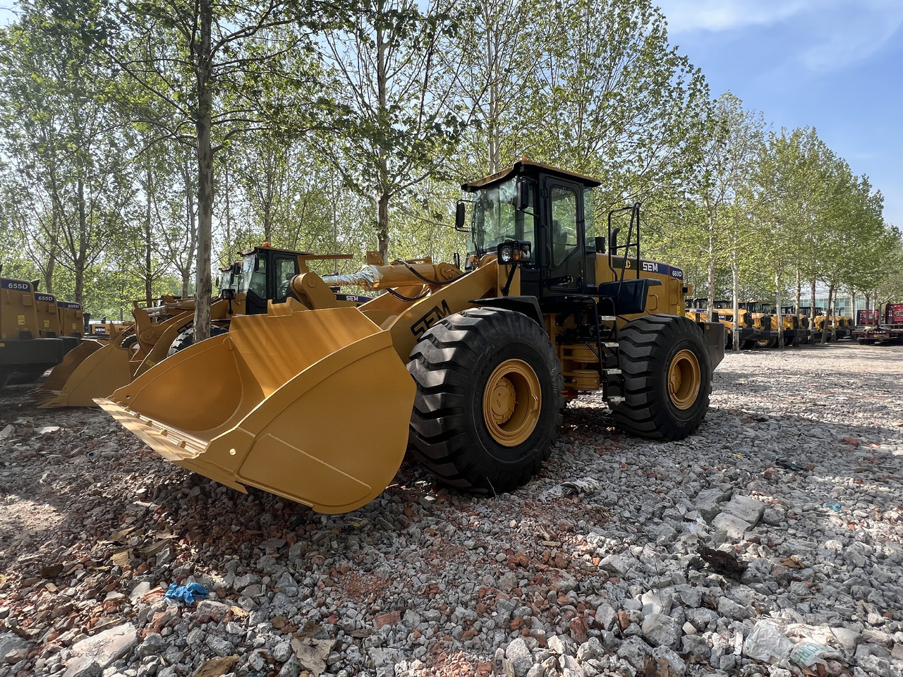 SEM SEM660D - Chargeuse sur pneus: photos 5 SEM SEM660D - Chargeuse sur pneus: photos 5