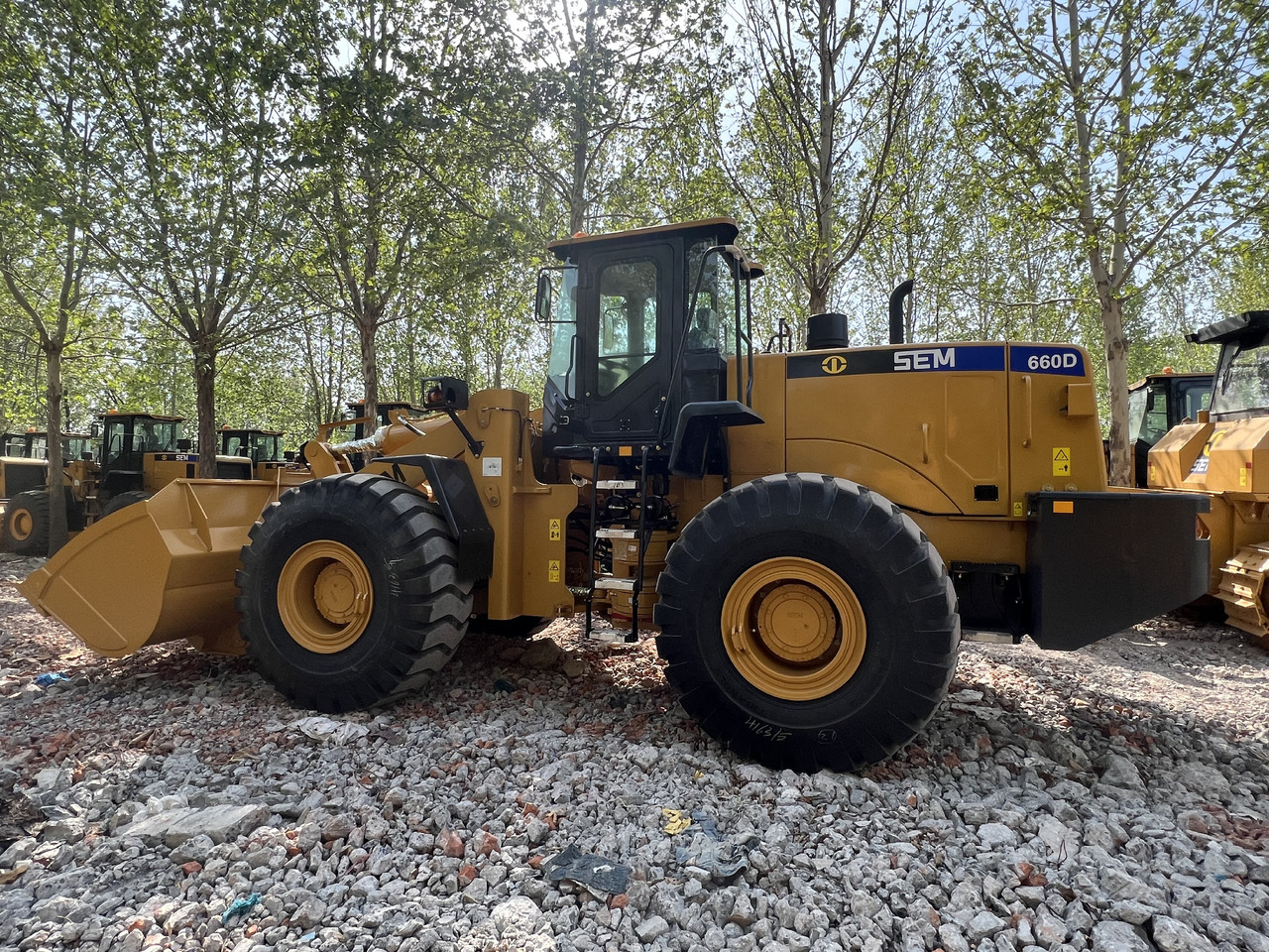 SEM SEM660D - Chargeuse sur pneus: photos 1 SEM SEM660D - Chargeuse sur pneus: photos 1