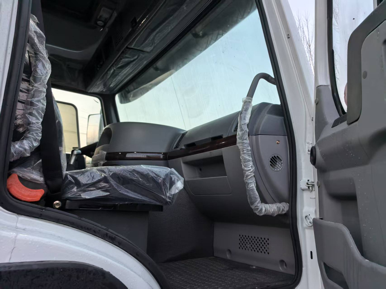 SINOTRUK - Camion benne: photos 3 SINOTRUK - Camion benne: photos 3