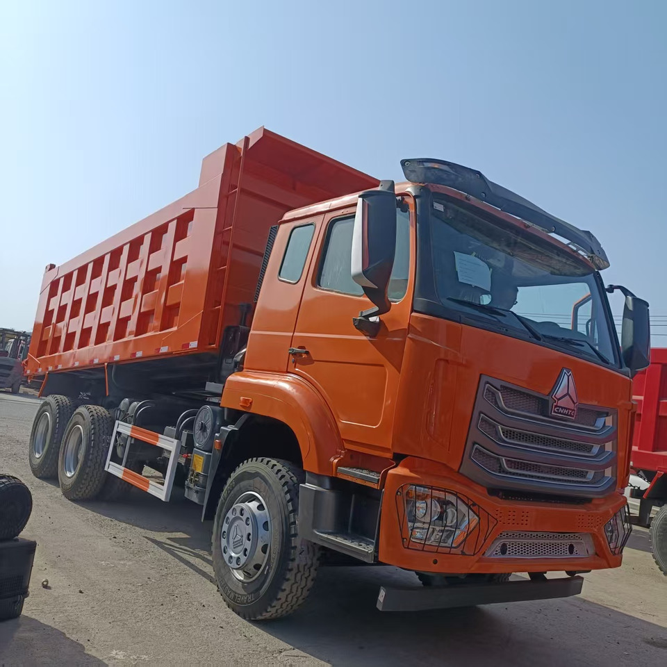 SINOTRUK HOHAN 6x4 - Camion benne: photos 2 SINOTRUK HOHAN 6x4 - Camion benne: photos 2