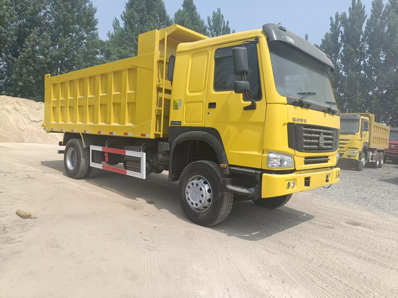 SINOTRUK HOWO 4x2 - Camion benne: photos 5 SINOTRUK HOWO 4x2 - Camion benne: photos 5