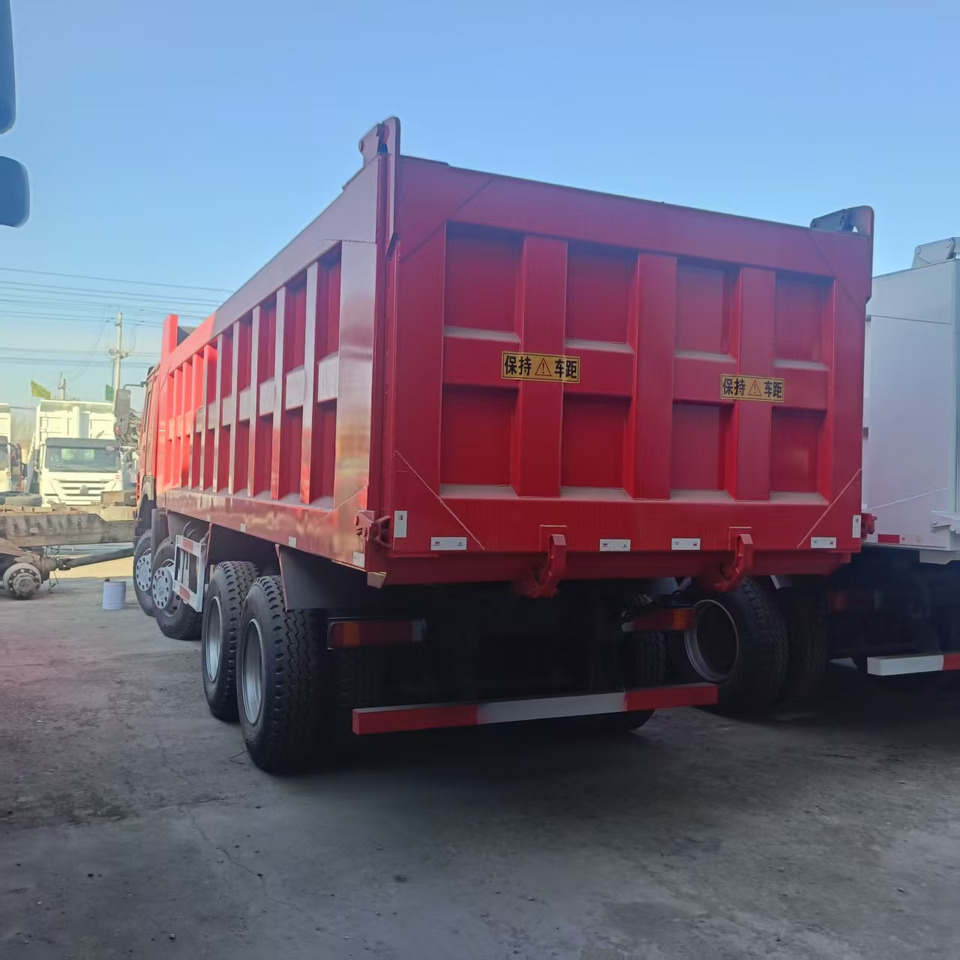 SINOTRUK HOWO 8x4 - Camion benne: photos 4 SINOTRUK HOWO 8x4 - Camion benne: photos 4