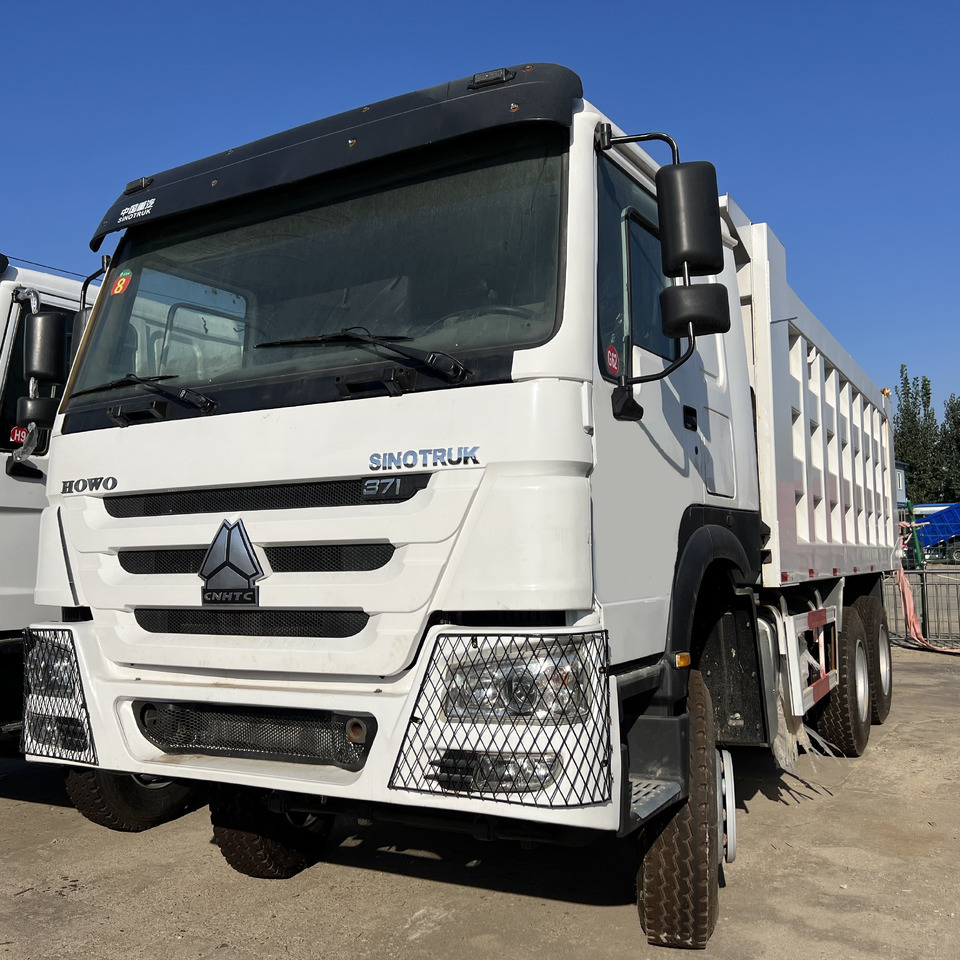 SINOTRUK HOWO - Camion benne: photos 1 SINOTRUK HOWO - Camion benne: photos 1