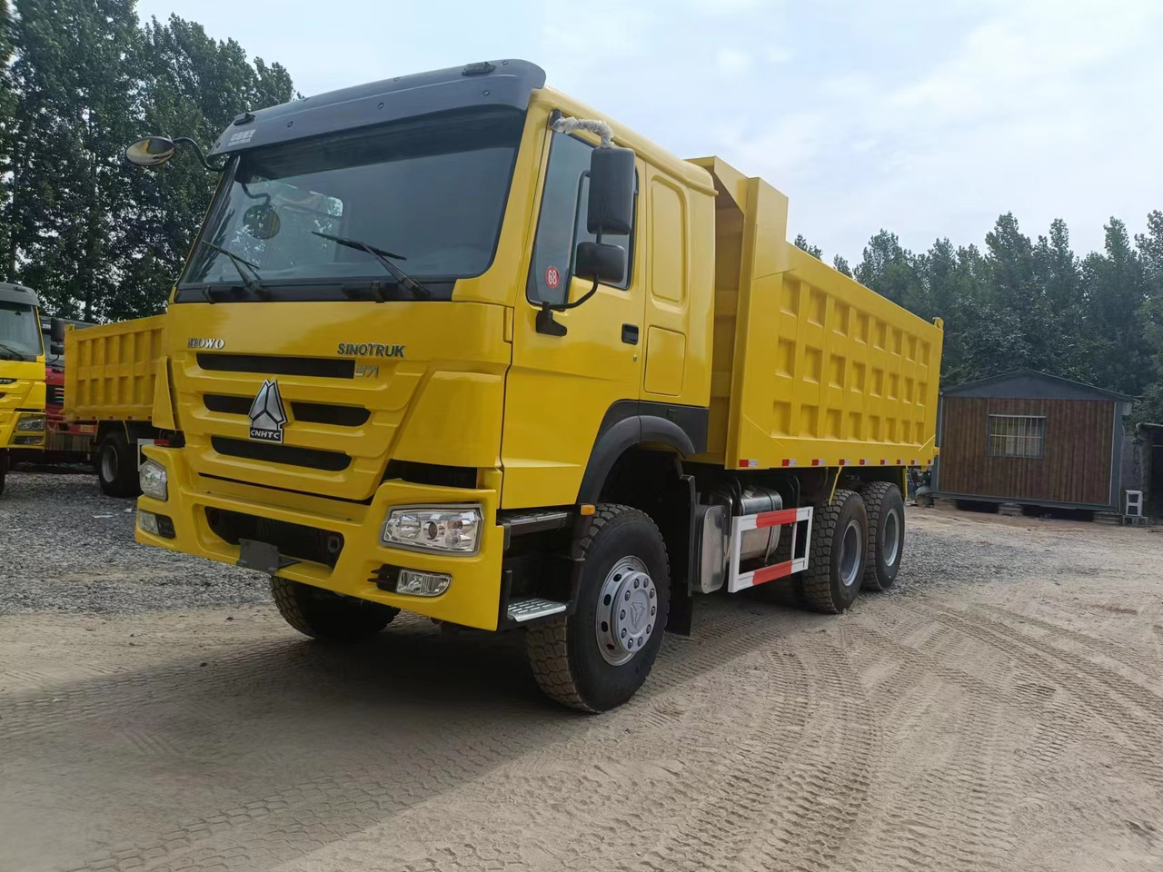 Camion benne SINOTRUK HOWO: photos 8 Camion benne SINOTRUK HOWO: photos 8