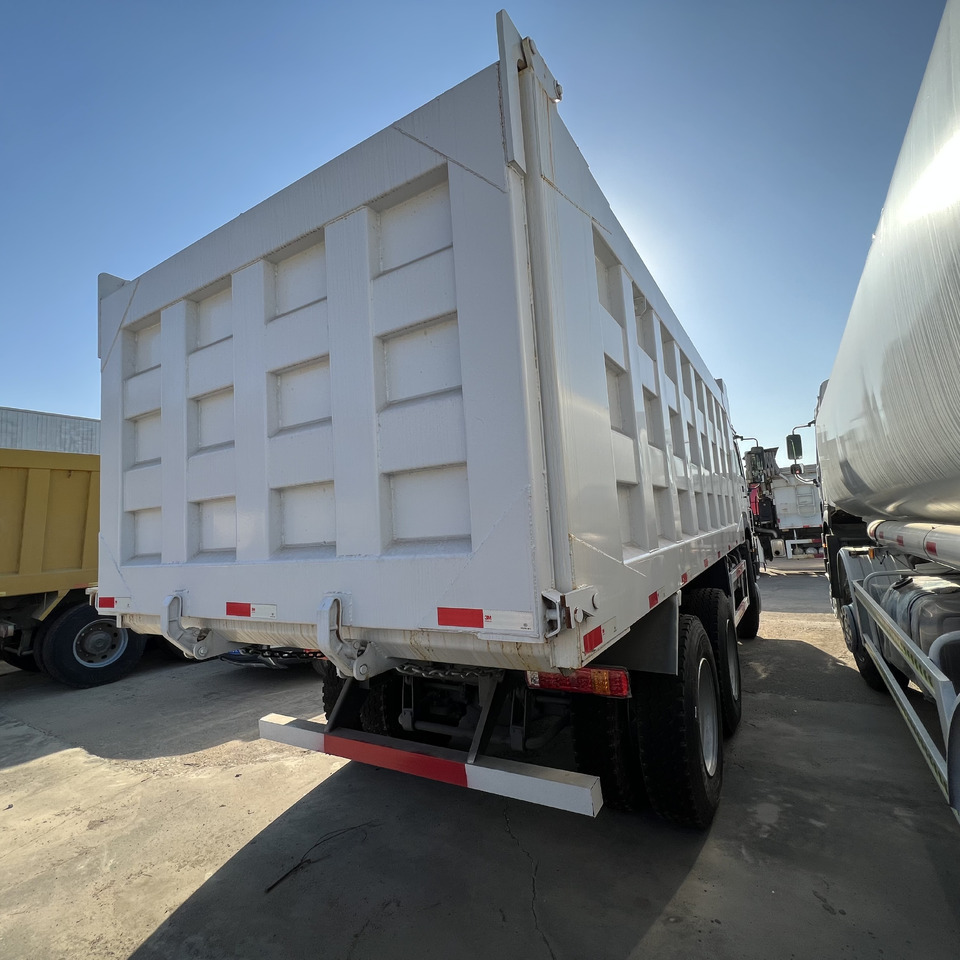 SINOTRUK HOWO - Camion benne: photos 4 SINOTRUK HOWO - Camion benne: photos 4