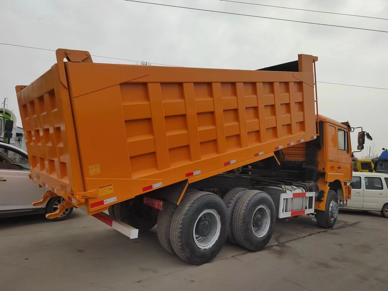 Shacman F3000 - Camion benne: photos 4 Shacman F3000 - Camion benne: photos 4