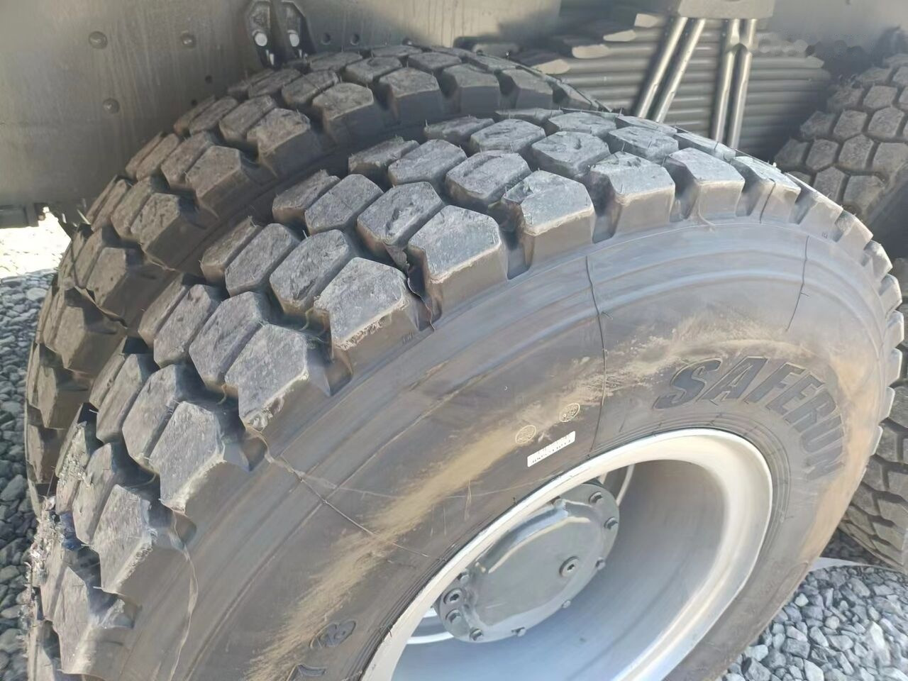 Sinotruk Howo  en leasing occasion Sinotruk Howo: photos 8