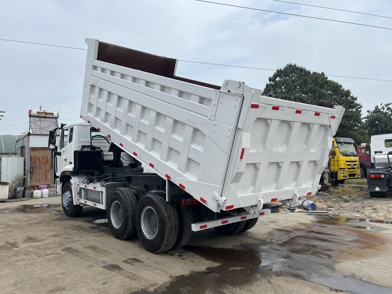 Camion benne Sinotruk Howo: photos 9