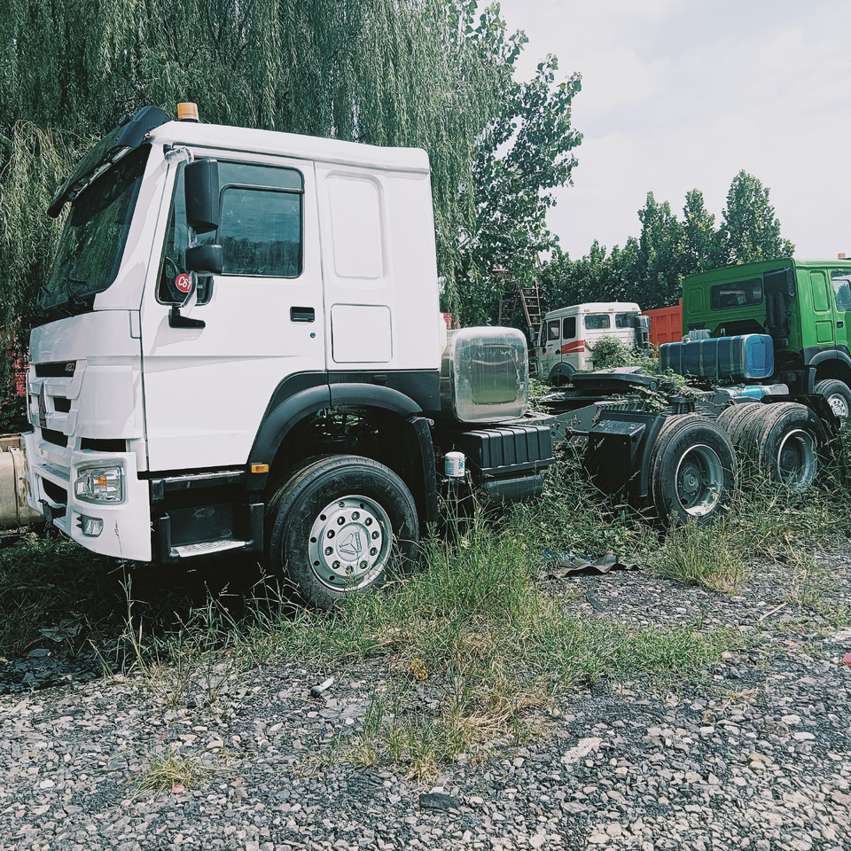 SINOTRUK HOWO - Tracteur routier: photos 2 SINOTRUK HOWO - Tracteur routier: photos 2