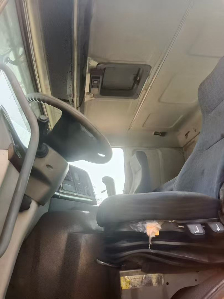 SINOTRUK HOWO - Tracteur routier: photos 3 SINOTRUK HOWO - Tracteur routier: photos 3