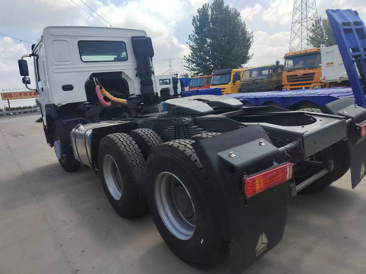 SINOTRUK HOWO trailer head - Tracteur routier: photos 5 SINOTRUK HOWO trailer head - Tracteur routier: photos 5