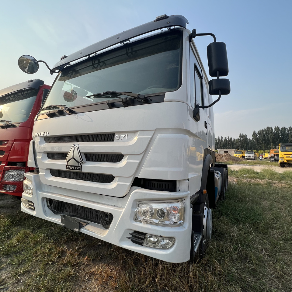 SINOTRUK HOWO tralier head - Tracteur routier: photos 1 SINOTRUK HOWO tralier head - Tracteur routier: photos 1