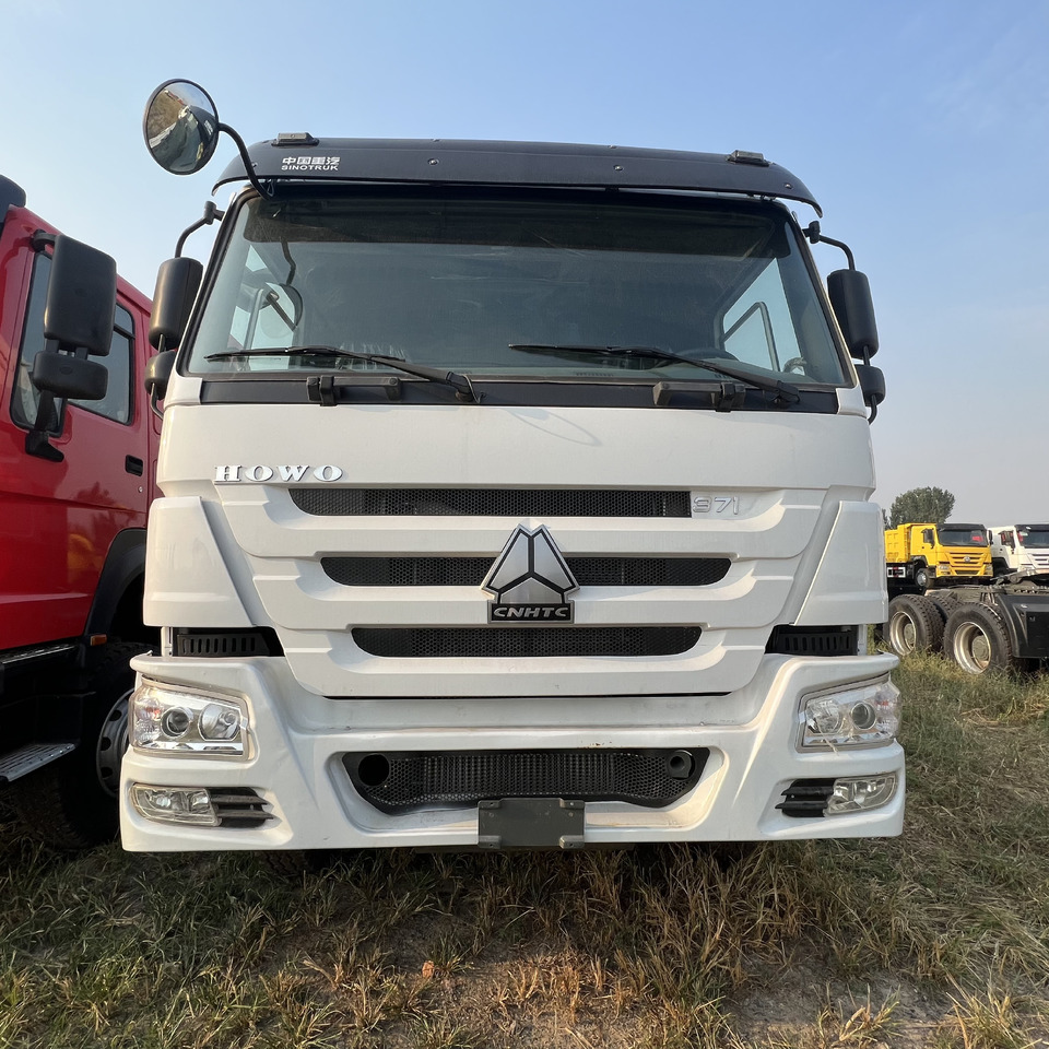 SINOTRUK HOWO tralier head - Tracteur routier: photos 5 SINOTRUK HOWO tralier head - Tracteur routier: photos 5