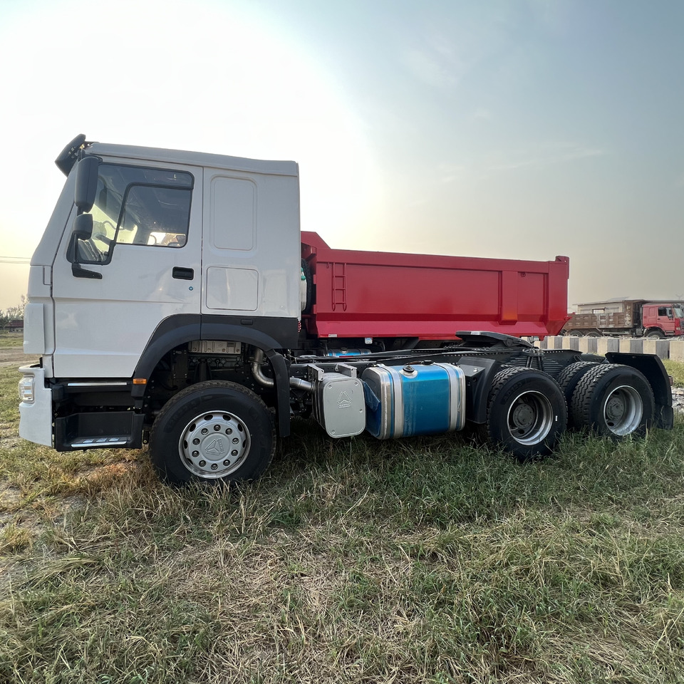 SINOTRUK HOWO tralier head - Tracteur routier: photos 3 SINOTRUK HOWO tralier head - Tracteur routier: photos 3