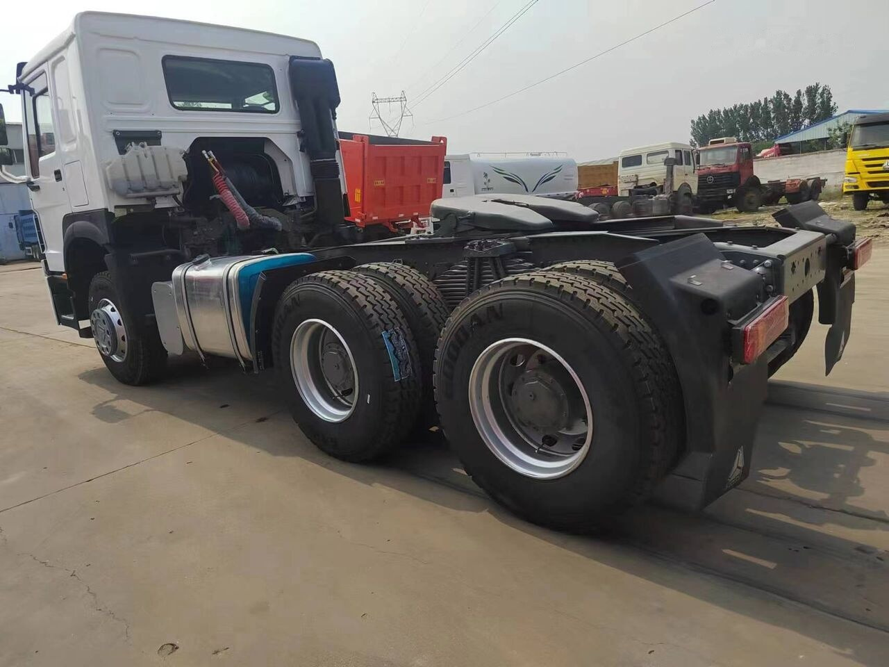 Sinotruk Howo 420 - Tracteur routier: photos 5 Sinotruk Howo 420 - Tracteur routier: photos 5
