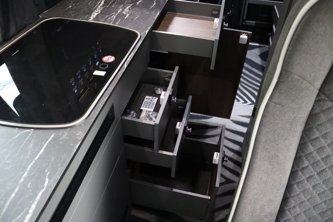 Mercedes-Benz Sprinter - Fourgon aménagé: photos 3 Mercedes-Benz Sprinter - Fourgon aménagé: photos 3