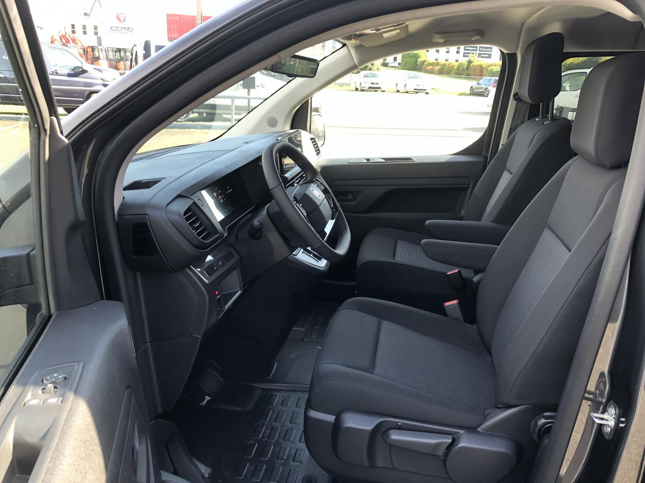 CITROEN Jumpy XL 2.0 BlueHDi - 180 S&S - BV EAT8 III CABINE APPROFONDIE Cabine approfondie Fixe PHASE 2 - Fourgon utilitaire: photos 5 CITROEN Jumpy XL 2.0 BlueHDi - 180 S&S - BV EAT8 III CABINE APPROFONDIE Cabine approfondie Fixe PHASE 2 - Fourgon utilitaire: photos 5