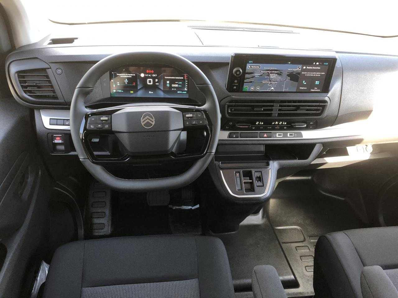 CITROEN Jumpy XL 2.0 BlueHDi - 180 S&S - BV EAT8 III CABINE APPROFONDIE Cabine approfondie Fixe PHASE 2 - Fourgon utilitaire: photos 4 CITROEN Jumpy XL 2.0 BlueHDi - 180 S&S - BV EAT8 III CABINE APPROFONDIE Cabine approfondie Fixe PHASE 2 - Fourgon utilitaire: photos 4