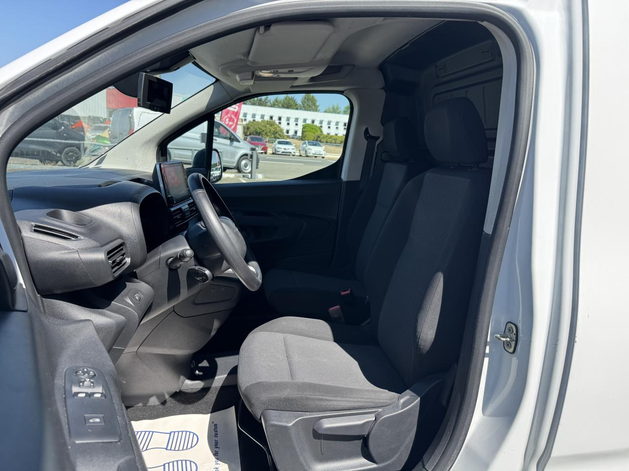 CITROEN berlingo M 650KG BLUEHDI 100 S&S DRIVER - Fourgon utilitaire: photos 4 CITROEN berlingo M 650KG BLUEHDI 100 S&S DRIVER - Fourgon utilitaire: photos 4