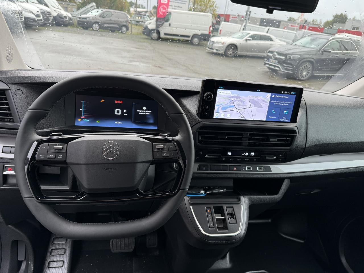 CITROEN jumpy M 2.0 BLUEHDI 180 S S EAT8 DOUBLE CABINE 5 PLACES - Fourgon utilitaire: photos 3 CITROEN jumpy M 2.0 BLUEHDI 180 S S EAT8 DOUBLE CABINE 5 PLACES - Fourgon utilitaire: photos 3