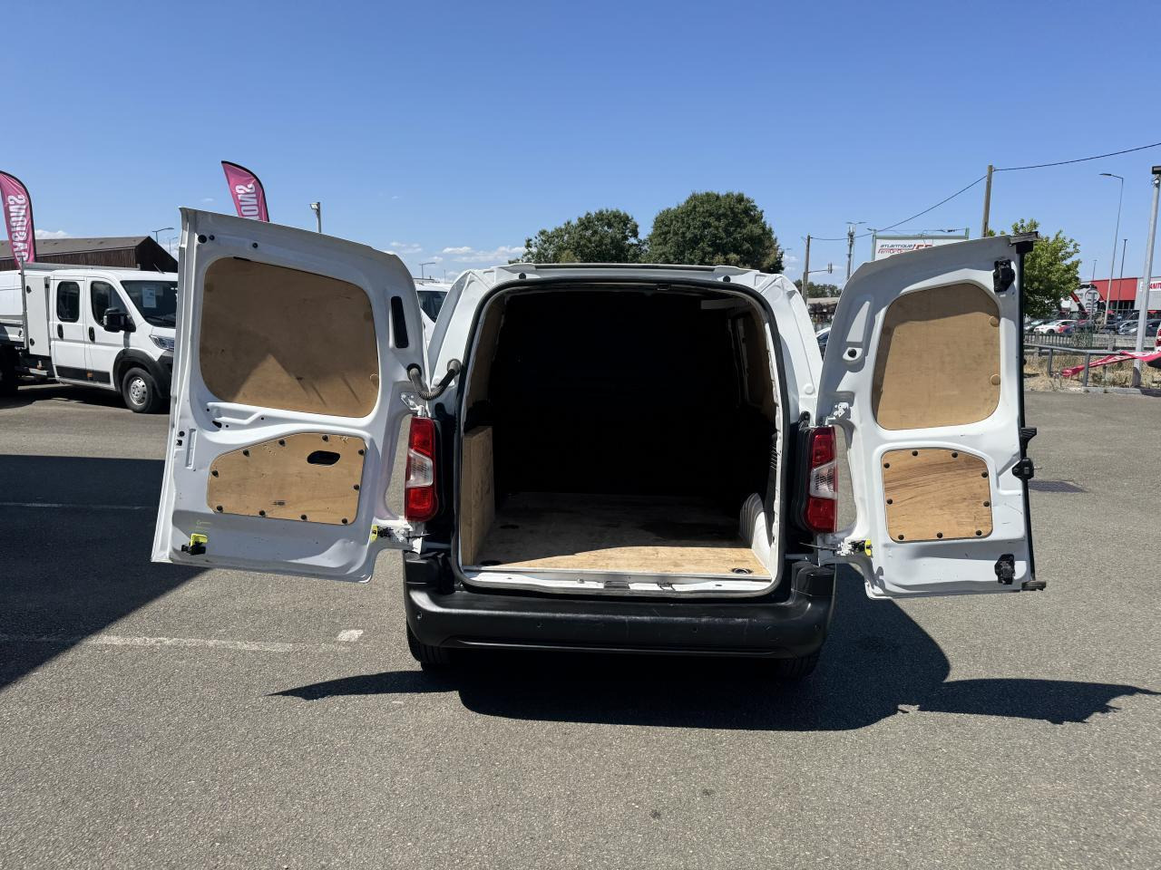 Citroen Berlingo M 650KG BLUEHDI 100 S&S DRIVER BVM5 - Fourgonnette: photos 2 Citroen Berlingo M 650KG BLUEHDI 100 S&S DRIVER BVM5 - Fourgonnette: photos 2