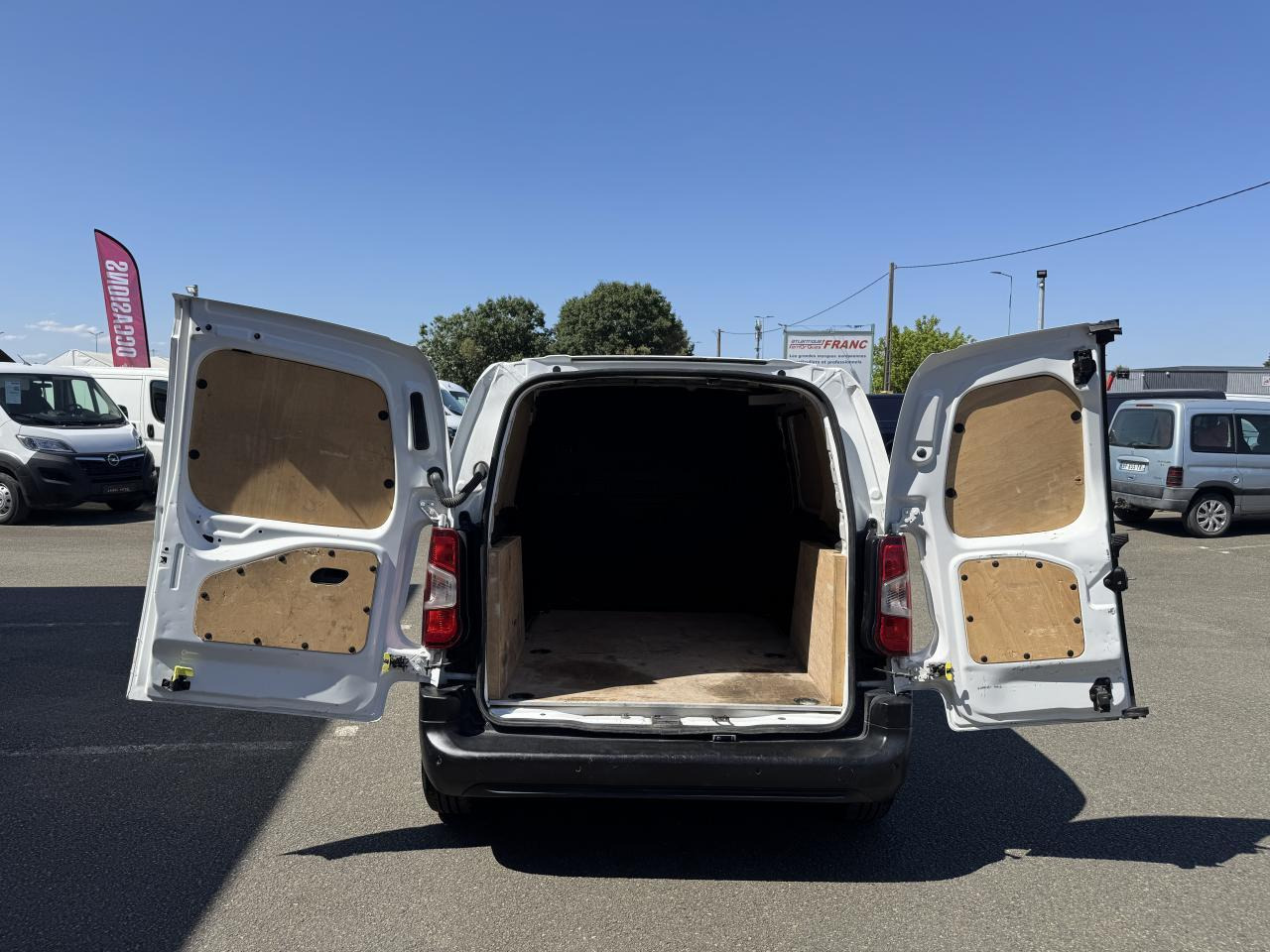 Citroen Berlingo M 650KG BLUEHDI 100 S&S DRIVER - Fourgonnette: photos 2 Citroen Berlingo M 650KG BLUEHDI 100 S&S DRIVER - Fourgonnette: photos 2