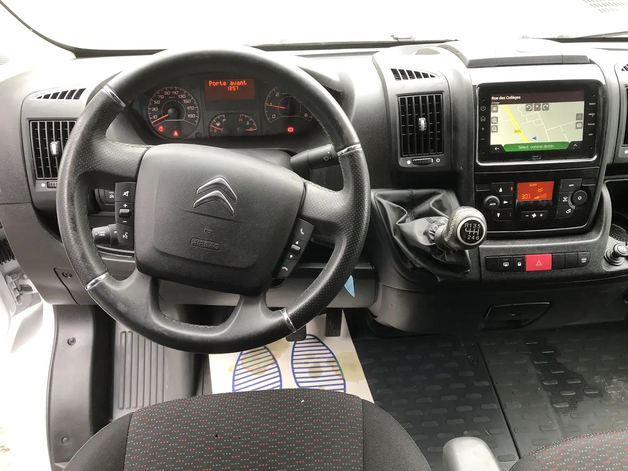 Citroen Jumper L2H2 3.3 140CH BLUEHDI S&S - Fourgon utilitaire: photos 3 Citroen Jumper L2H2 3.3 140CH BLUEHDI S&S - Fourgon utilitaire: photos 3