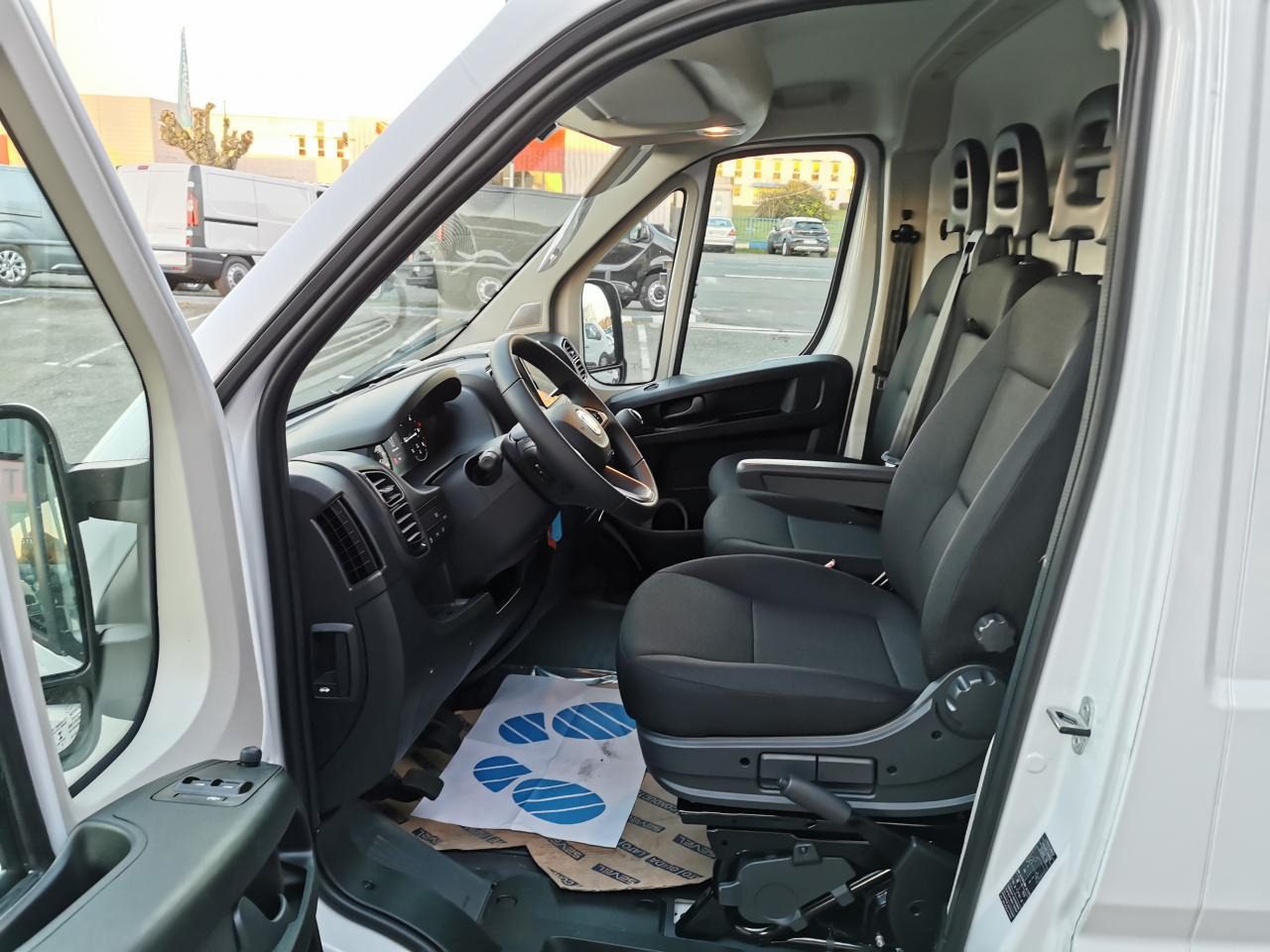 FIAT Ducato Tôlé Maxi 3.5 XL H2 2.2 - 140 S&S  III FOURGON TOLE Fourgon Tôlé - Fourgon utilitaire: photos 5 FIAT Ducato Tôlé Maxi 3.5 XL H2 2.2 - 140 S&S  III FOURGON TOLE Fourgon Tôlé - Fourgon utilitaire: photos 5