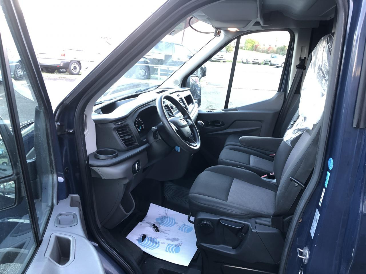 FORD Transit 350 L3H2 2.0 EcoBlue 130ch Frigorifique Ambiente - Fourgon utilitaire: photos 4 FORD Transit 350 L3H2 2.0 EcoBlue 130ch Frigorifique Ambiente - Fourgon utilitaire: photos 4