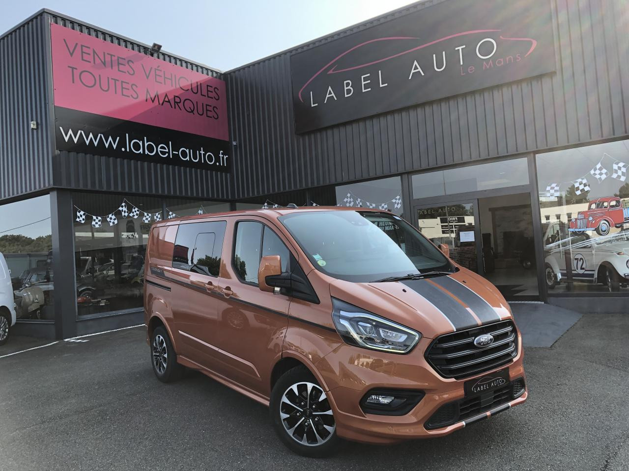 FORD Transit Custom CABINE APPROFONDIE 2.0 EcoBlue 170CH BVA - Fourgon utilitaire: photos 2 FORD Transit Custom CABINE APPROFONDIE 2.0 EcoBlue 170CH BVA - Fourgon utilitaire: photos 2