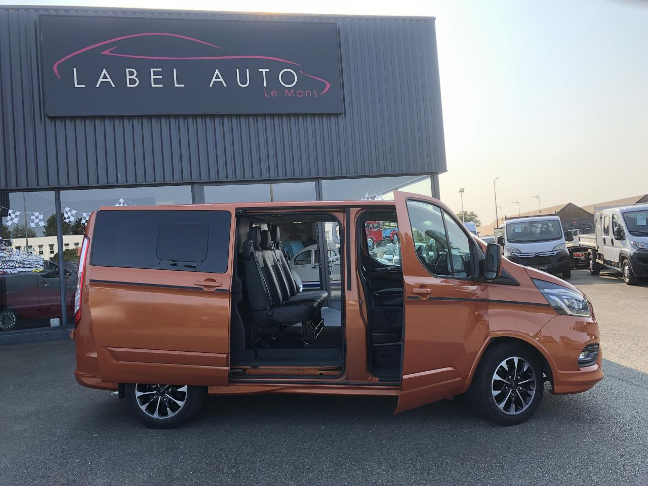 FORD Transit Custom CABINE APPROFONDIE 2.0 EcoBlue 170CH BVA - Fourgon utilitaire: photos 1 FORD Transit Custom CABINE APPROFONDIE 2.0 EcoBlue 170CH BVA - Fourgon utilitaire: photos 1