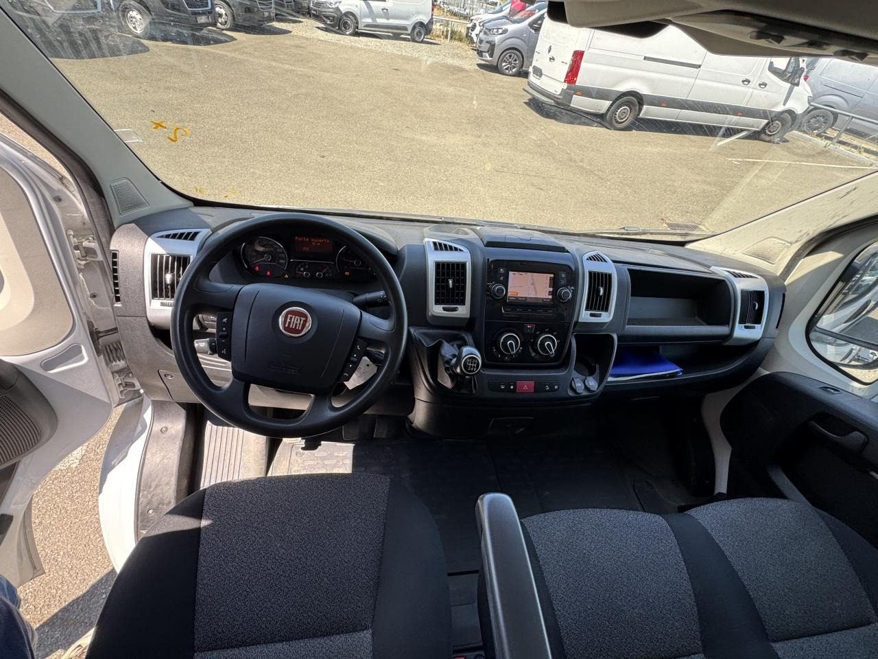Fiat Ducato 3.5 MAXI L 2.3 MULTIJET 160CH BENNE ACIER PACK PRO NAV + COFFRE JPM - Utilitaire benne: photos 3 Fiat Ducato 3.5 MAXI L 2.3 MULTIJET 160CH BENNE ACIER PACK PRO NAV + COFFRE JPM - Utilitaire benne: photos 3