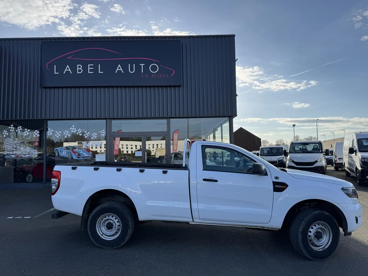 Ford Ranger 2.0 TDCI 170CH SIMPLE CABINE XL - Pick-up: photos 1 Ford Ranger 2.0 TDCI 170CH SIMPLE CABINE XL - Pick-up: photos 1