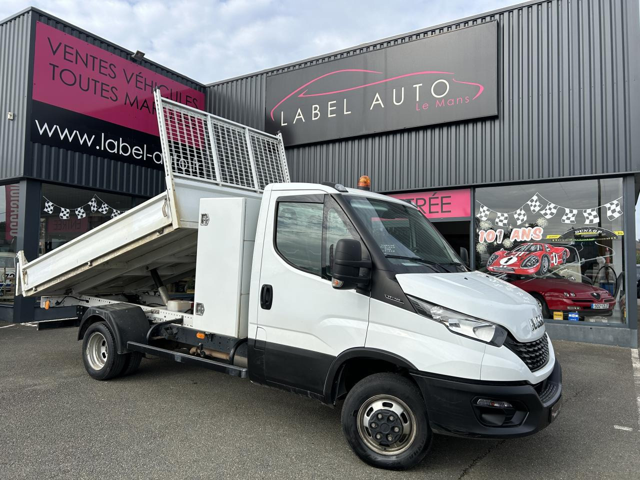 IVECO Daily 35 C 14 S&S (Quad-Leaf)  CHASSIS CABINE 2014 35C/35S Chassis cabine 35 C Epmt.3.75 PHASE 3 - Utilitaire benne: photos 1 IVECO Daily 35 C 14 S&S (Quad-Leaf)  CHASSIS CABINE 2014 35C/35S Chassis cabine 35 C Epmt.3.75 PHASE 3 - Utilitaire benne: photos 1